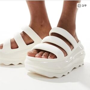 Crocs Mega Crush Triple Strap Sandals Chalk. Women Sz  10